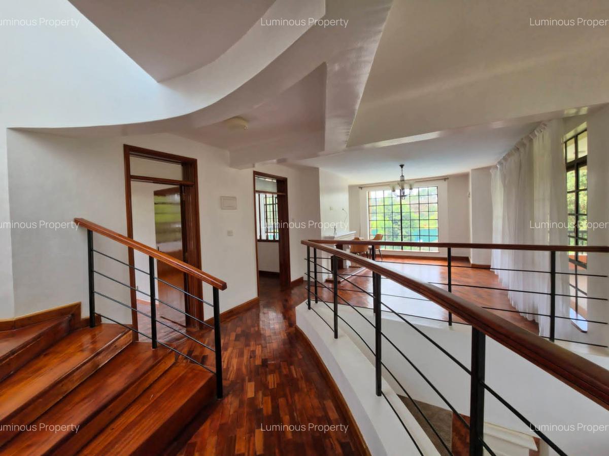 4 Bed Villa with En Suite at Garden Estate - 13