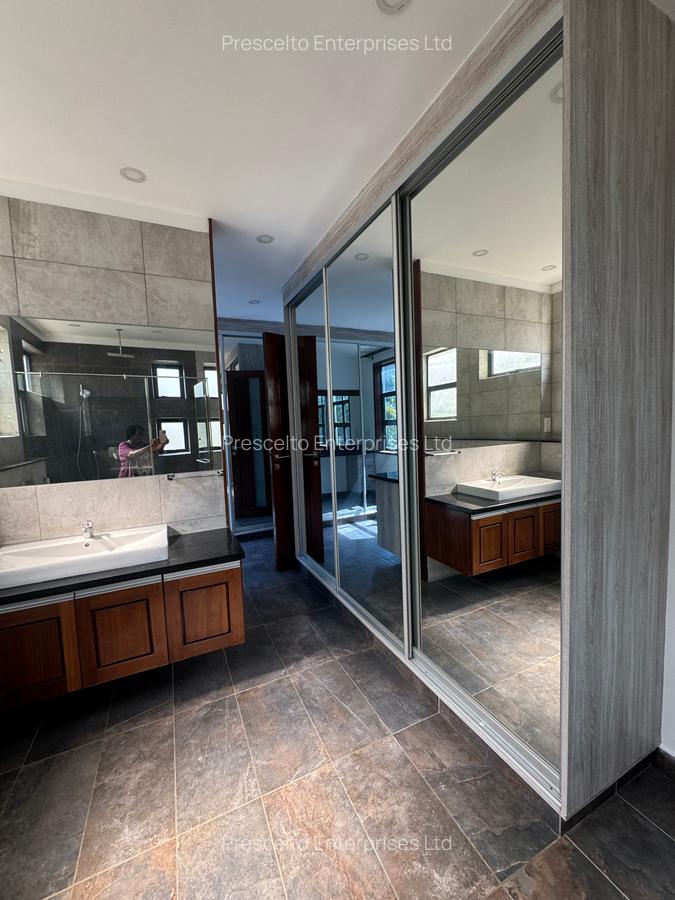 4 Bed Townhouse with En Suite at Nyali - 9