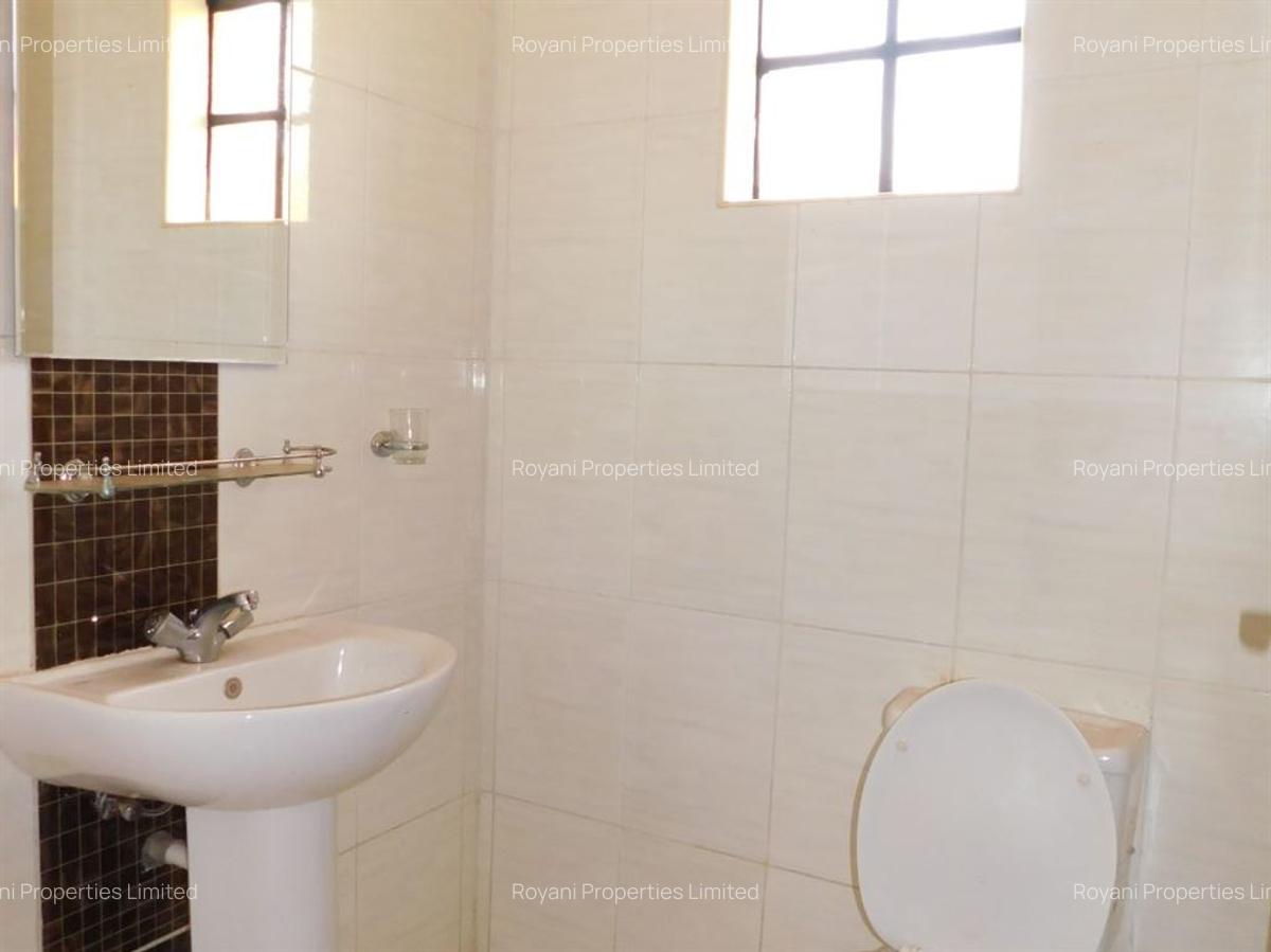4 Bed House with En Suite at Fourways Junction Estate - 12