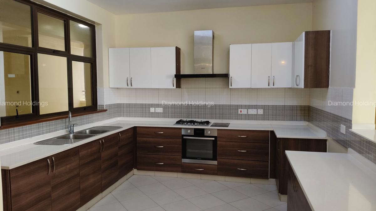 4 Bed Apartment with En Suite in Westlands Area - 1