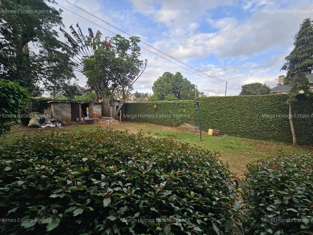4 Bed House with En Suite in Runda - 2