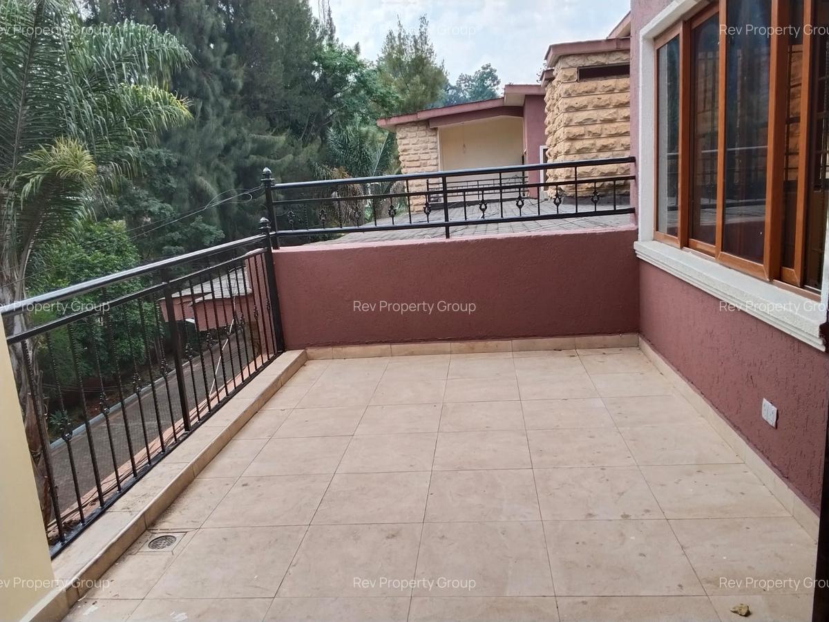 5 Bed Villa with En Suite in Lavington - 18