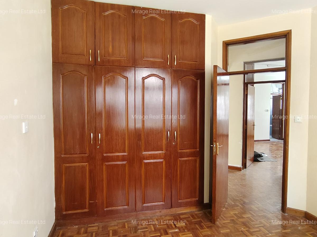 3 Bed Apartment with Swimming Pool in Kilimani - 5