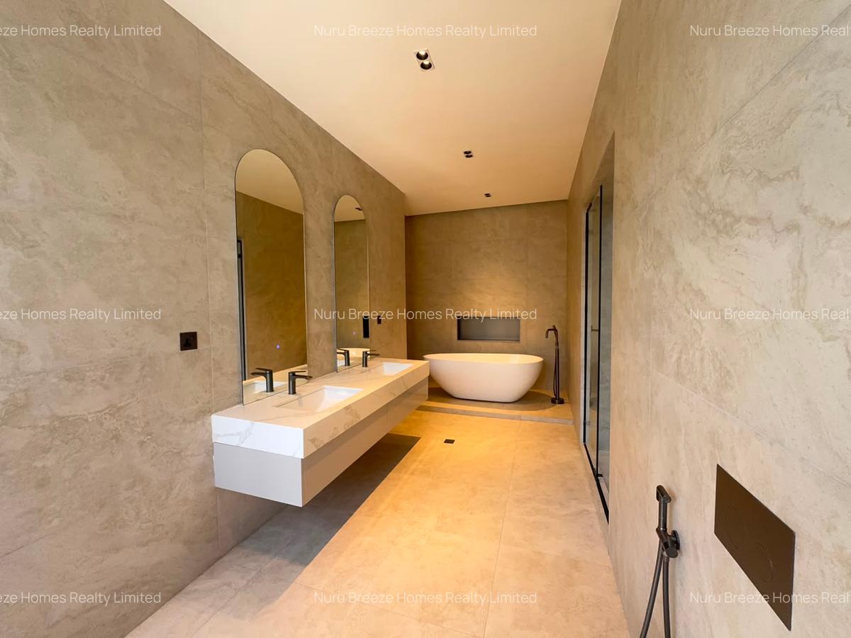 5 Bed Villa with En Suite in Runda - 7