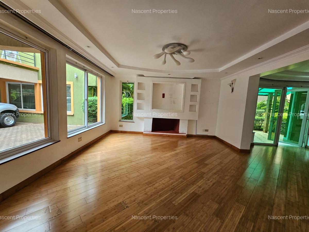 4 Bed Townhouse with En Suite in Riverside - 7