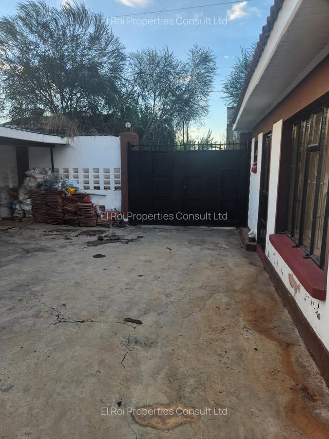 4 Bed Townhouse with En Suite at Mombasa Road - 6
