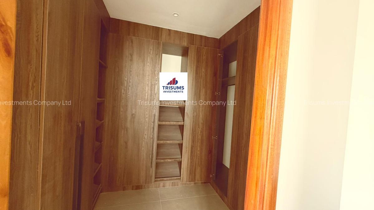 3 Bed Apartment with En Suite in Riverside - 15