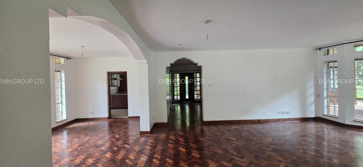 5 Bed Townhouse with En Suite at Lone Tree - 9