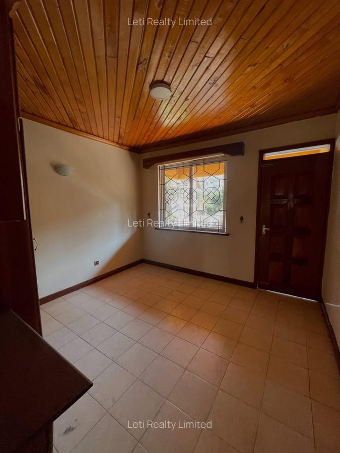 5 Bed Townhouse with En Suite in Lavington - 12