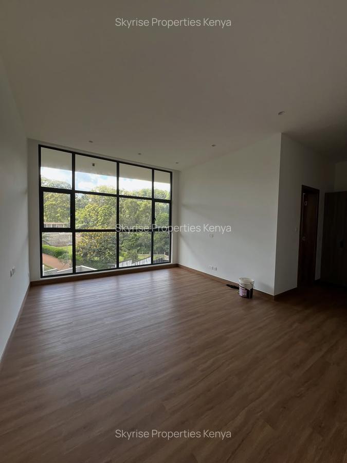 5 Bed Villa with En Suite in Nyari - 14