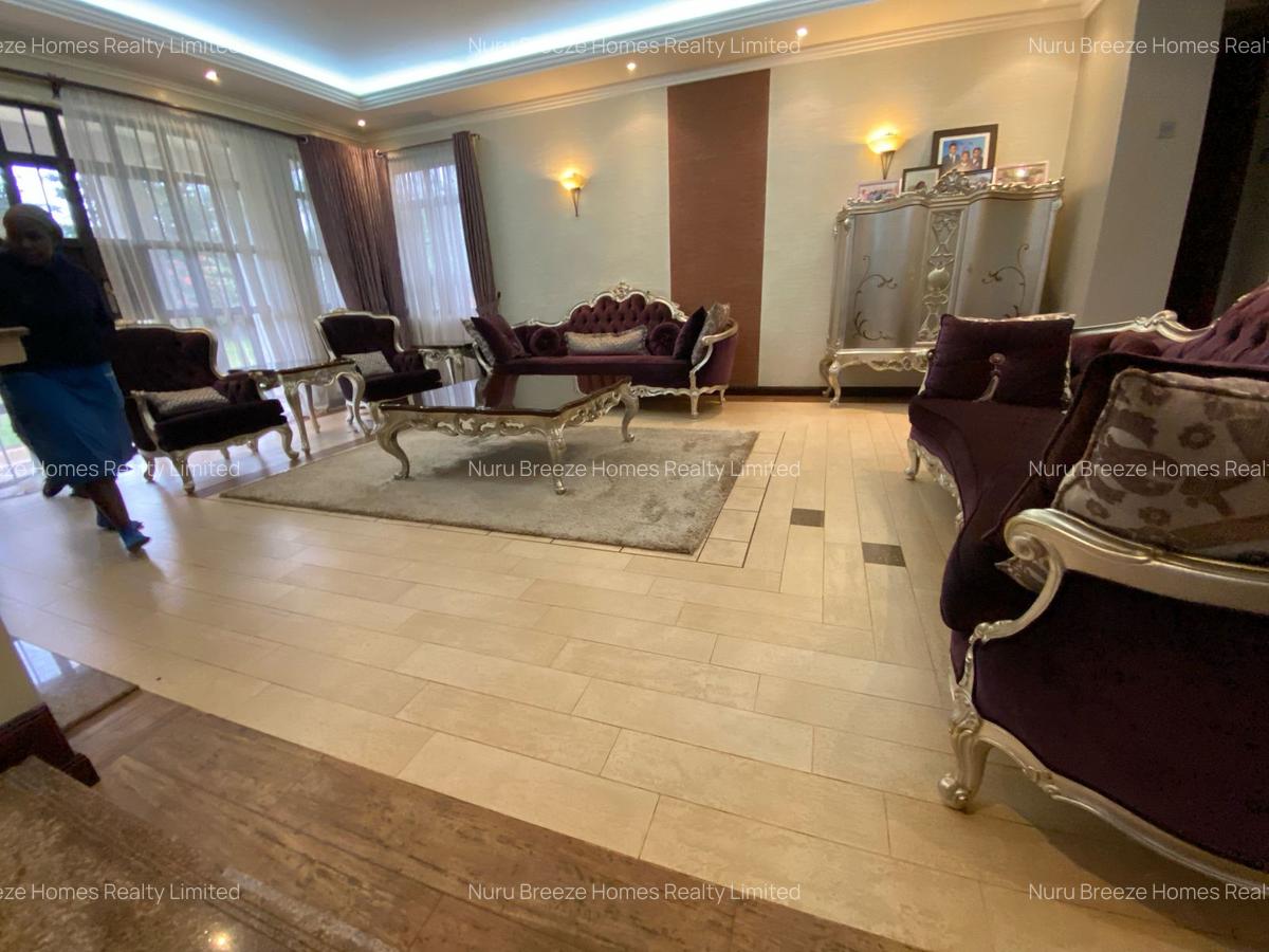 5 Bed House with En Suite in Runda - 2