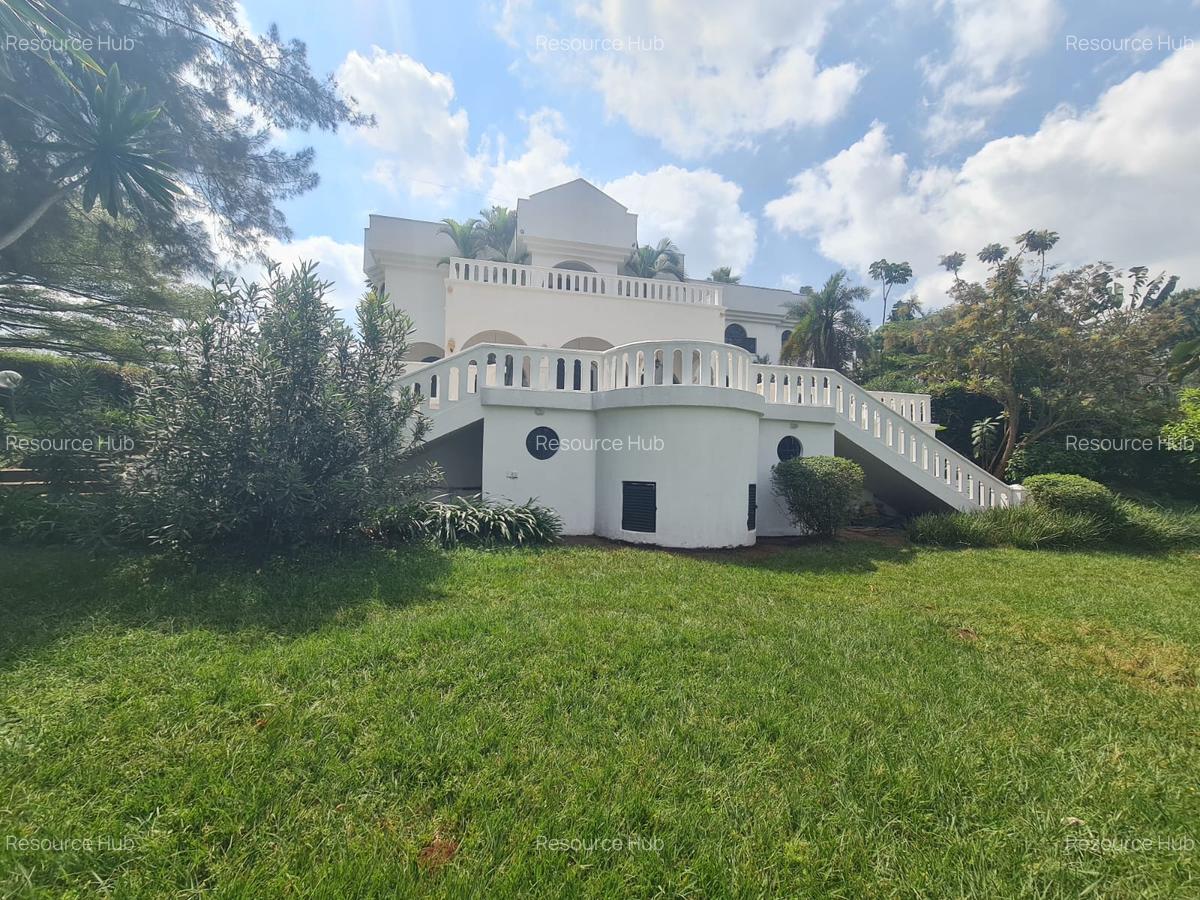 5 Bed House with En Suite at Nyari - 1