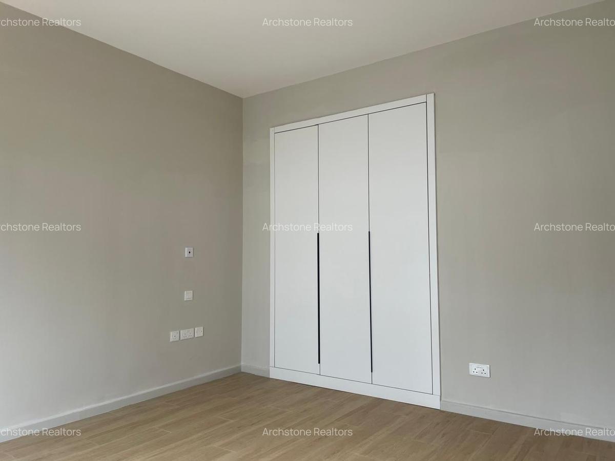 6 Bed Townhouse with En Suite in Kyuna - 6