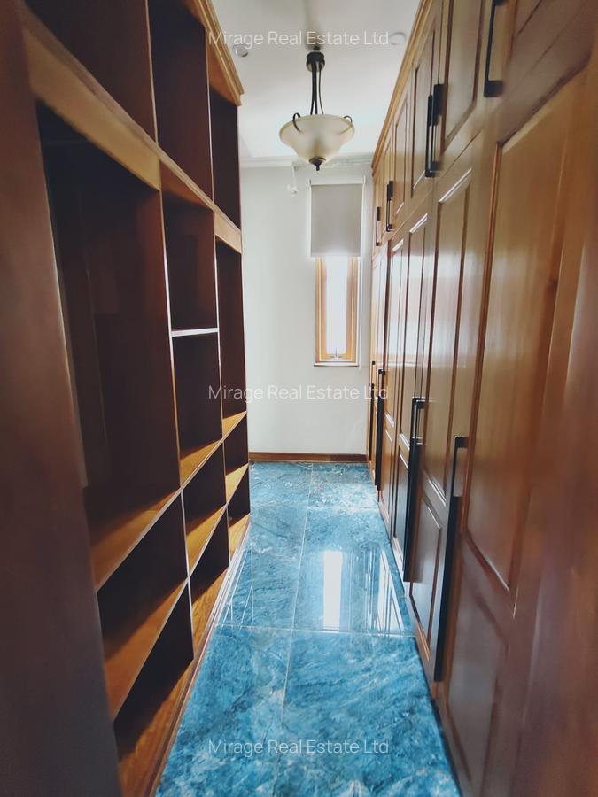 6 Bed Villa with En Suite in Lavington - 5