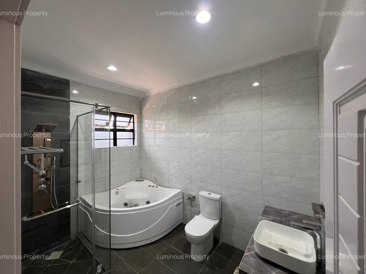 4 Bed House with En Suite at Membley - 12
