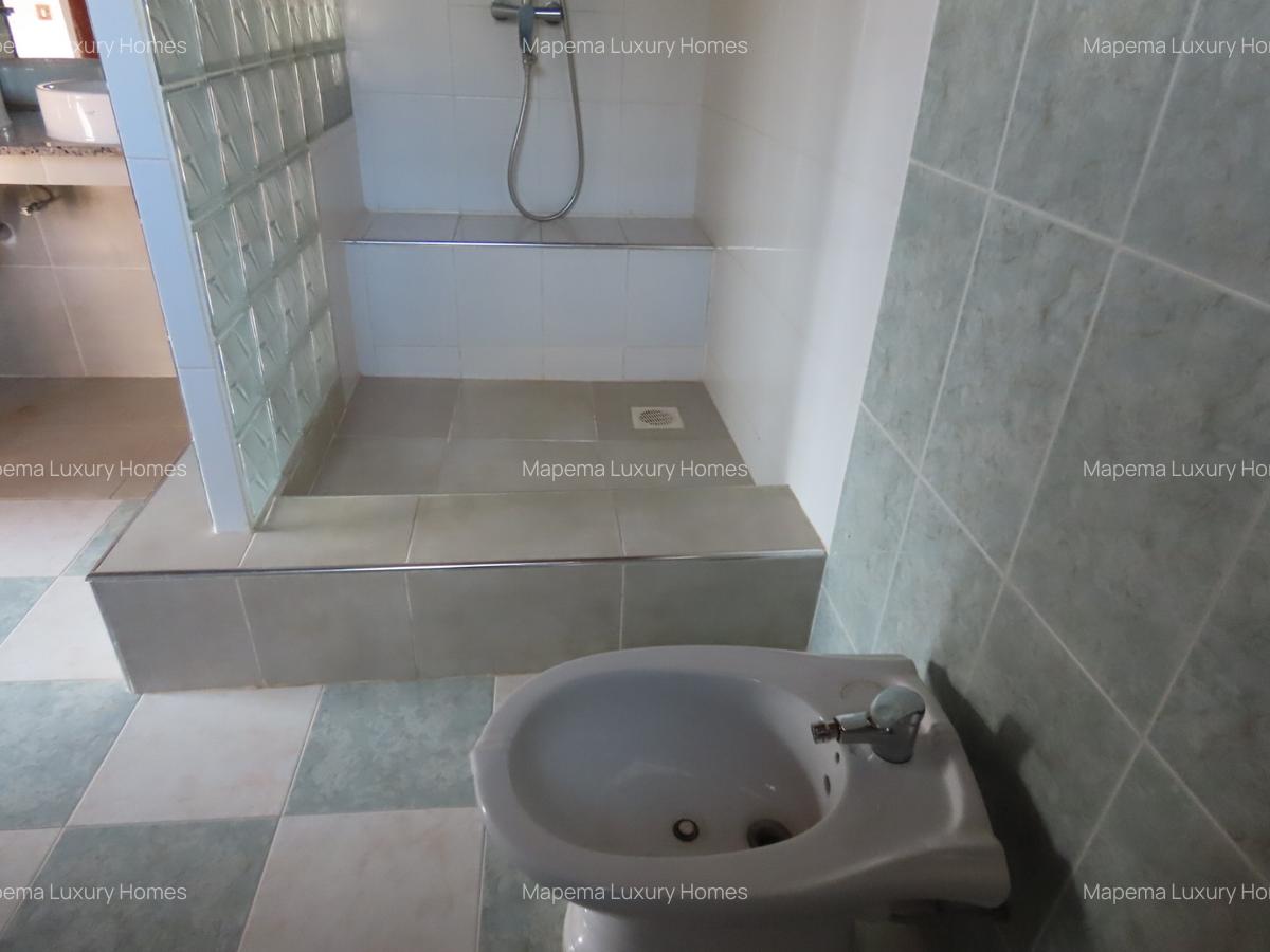 4 Bed House with En Suite at Karen - 19