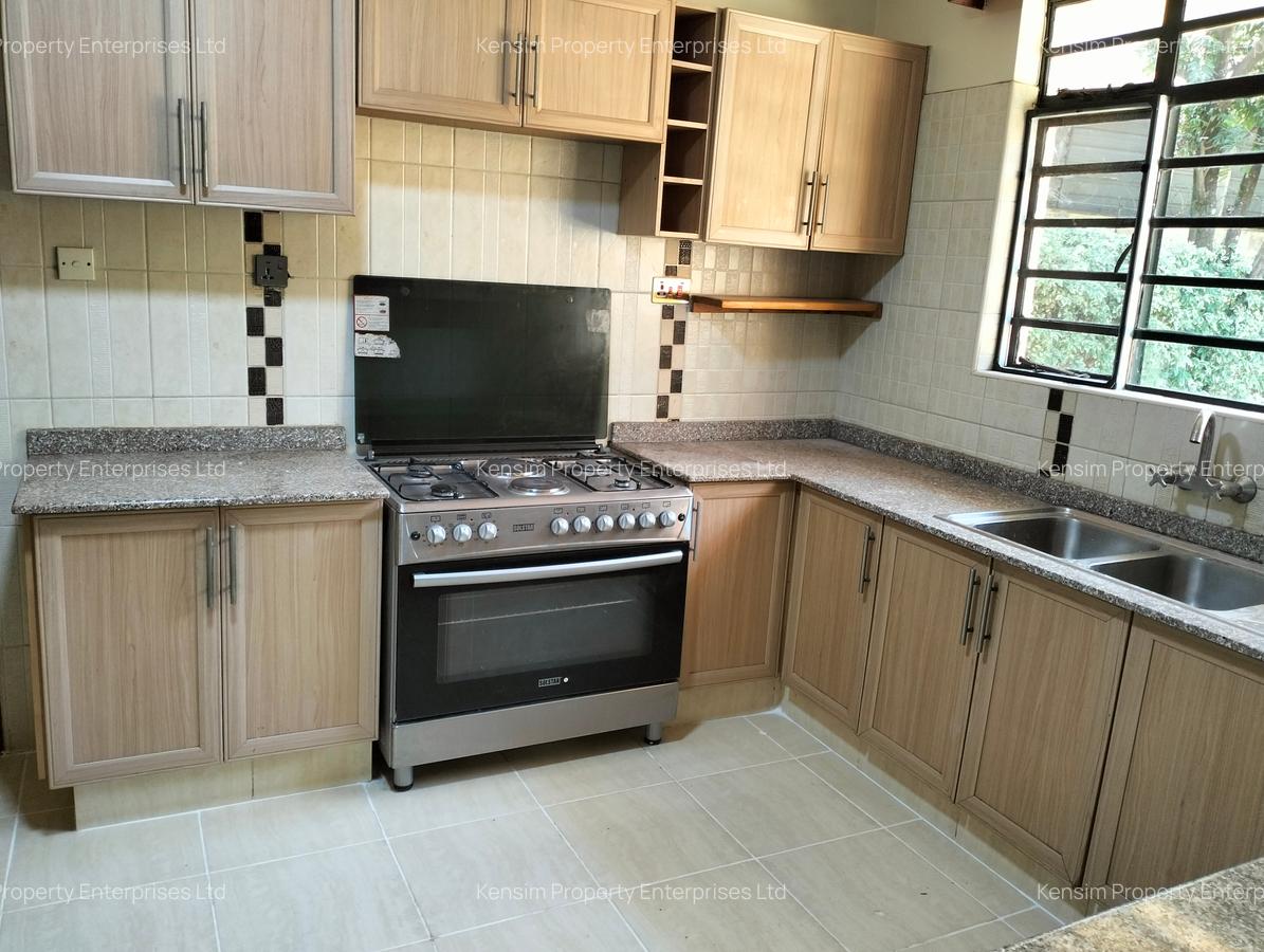 5 Bed Townhouse with En Suite in Nyari - 6