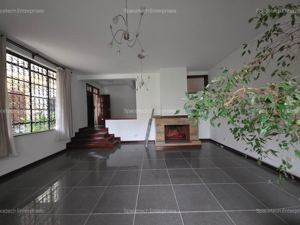 4 Bed Townhouse with En Suite in Spring Valley - 7