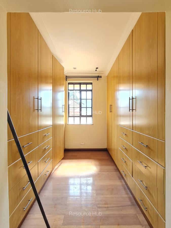 4 Bed House with En Suite at Miotoni - 11