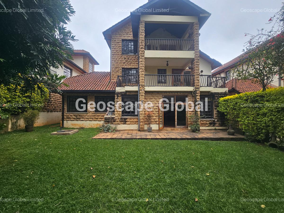 5 Bed Townhouse with En Suite in Lavington - 1