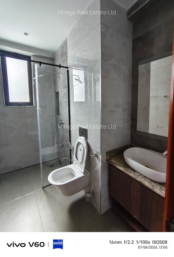 4 Bed Apartment with Swimming Pool in Riverside - 13