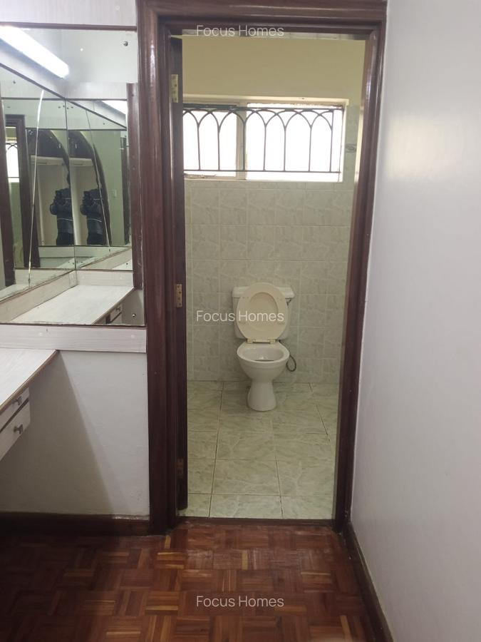 4 Bed Townhouse with En Suite in Lavington - 5