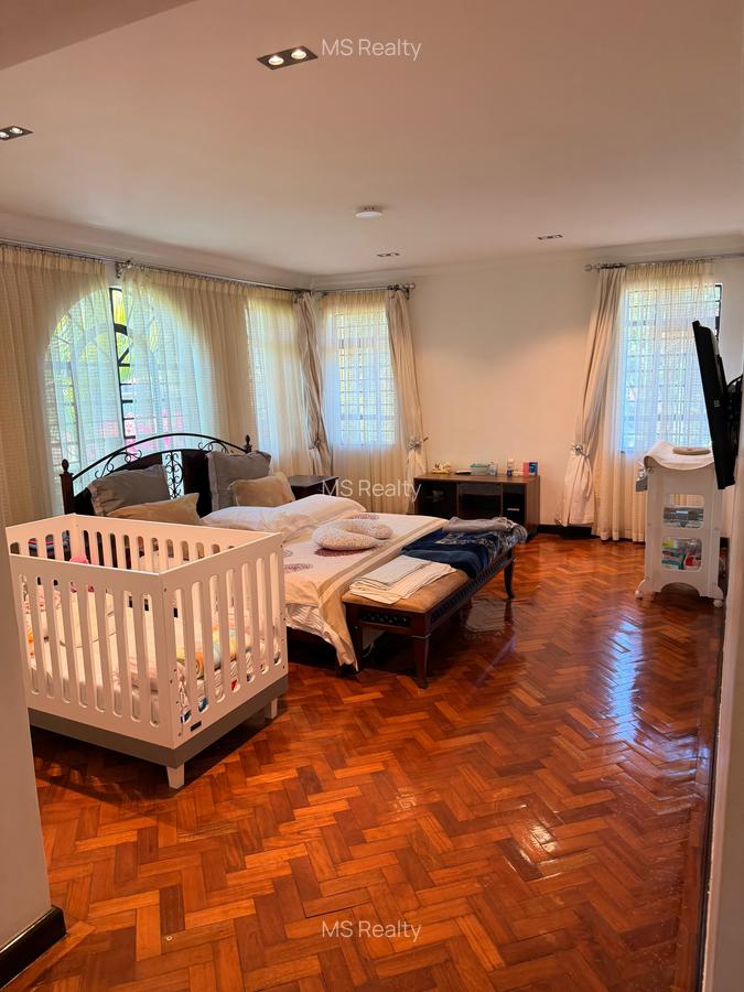 5 Bed Townhouse with En Suite in Westlands Area - 9