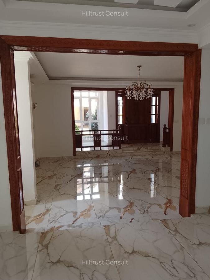 5 Bed Townhouse with En Suite in Lavington - 4