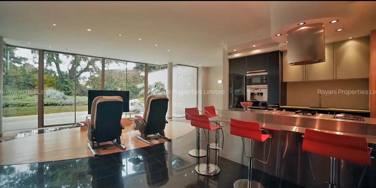7 Bed Villa with En Suite in Kitisuru - 11