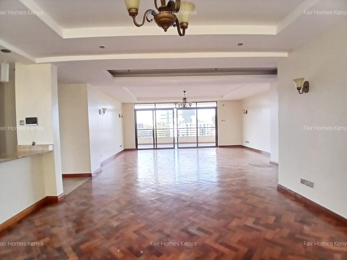 3 Bed Apartment with En Suite at Riverside Drive - 15