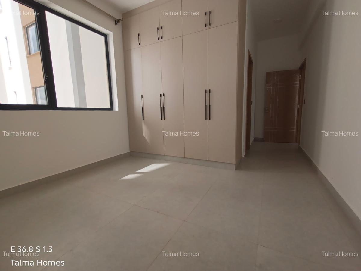 3 Bed Apartment with En Suite at Brookside - 13