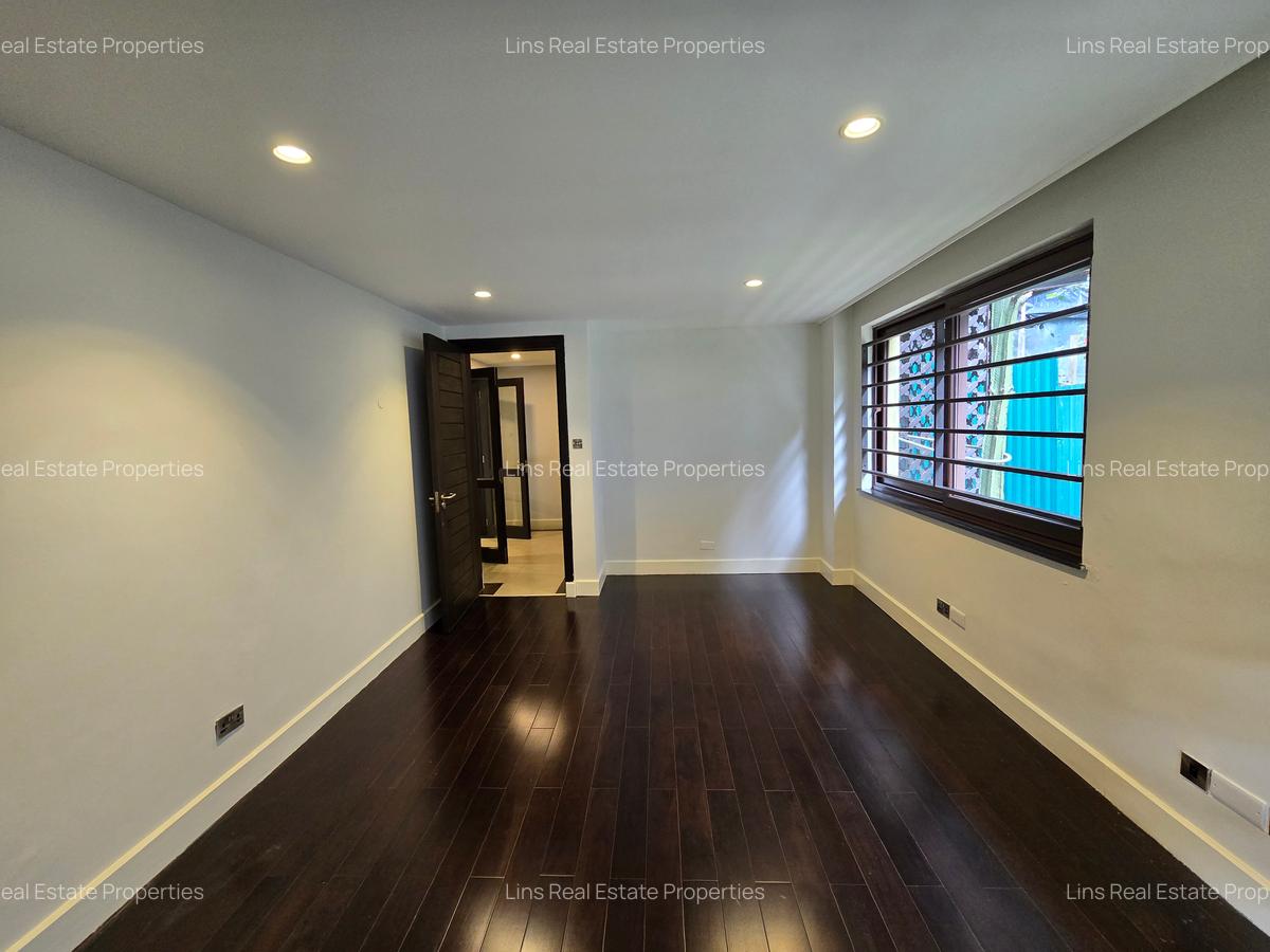 3 Bed Townhouse with En Suite in Spring Valley - 15