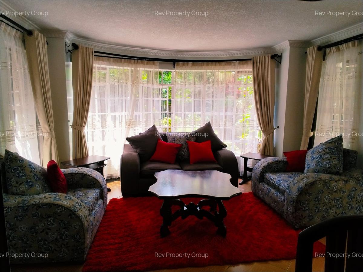 2 Bed House with En Suite in Rosslyn - 2
