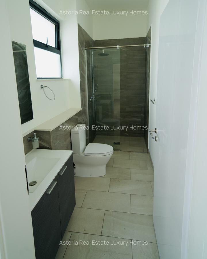 4 Bed Apartment with En Suite at 2026-382 4 Bed - 6