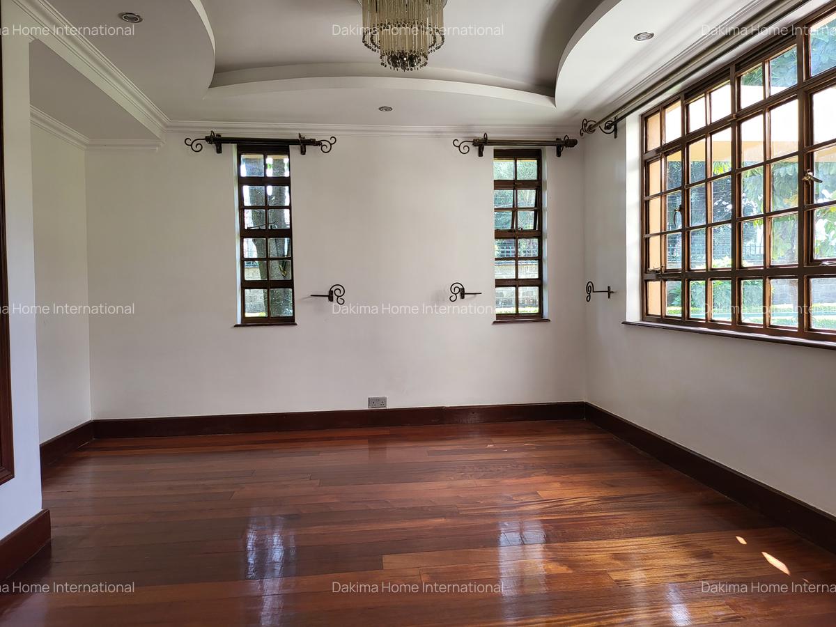 5 Bed House with En Suite in Runda - 8