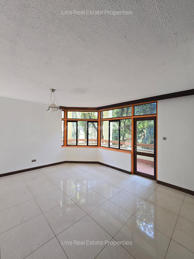 4 Bed Apartment with En Suite in Riverside - 12