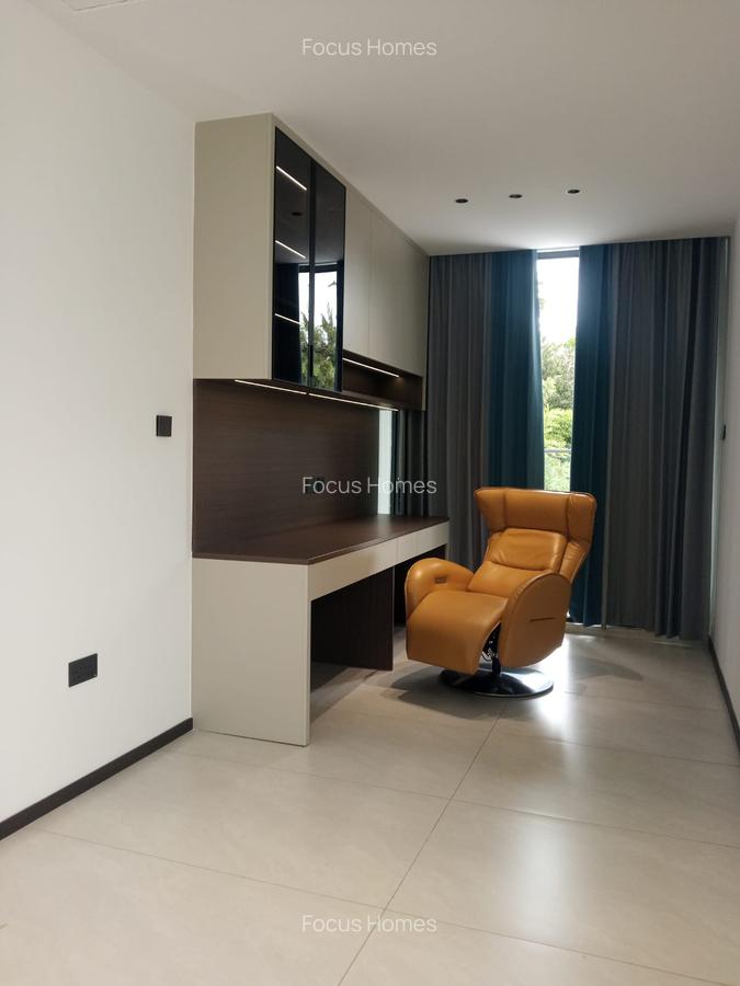 5 Bed Townhouse with En Suite in Lavington - 7