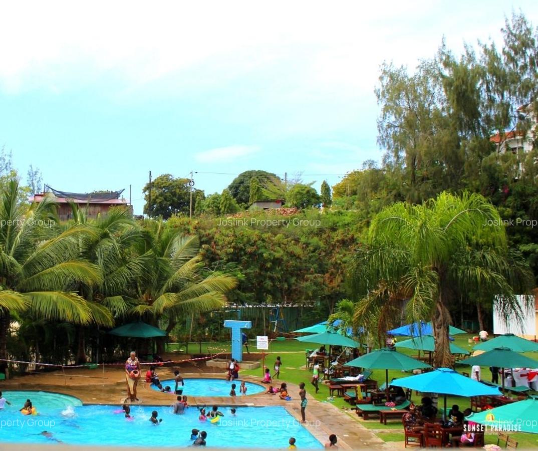 Serviced 3 Bed Apartment with En Suite in Nyali Area - 2