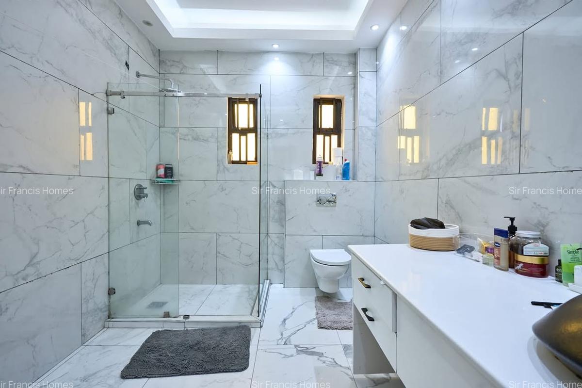 4 Bed House with En Suite at Thindigua - 3