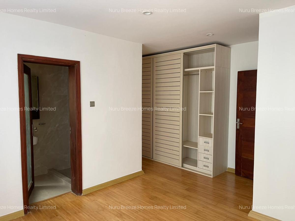 5 Bed Townhouse with En Suite in Lavington - 11