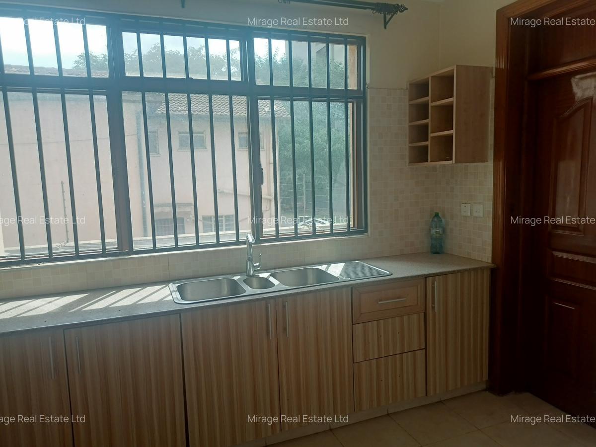 3 Bed Apartment with En Suite in Kilimani - 11