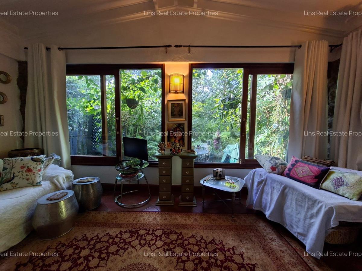 1 Bed House with En Suite in Rosslyn - 15