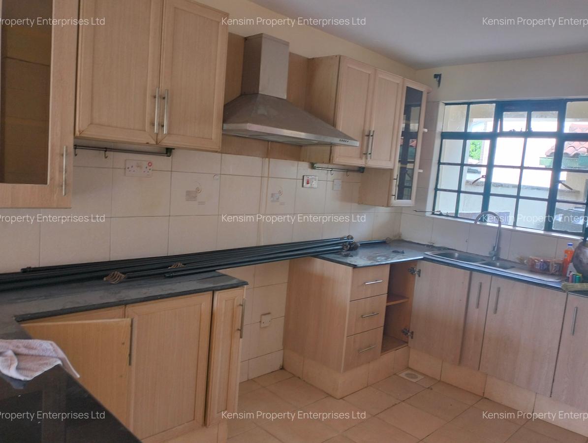 4 Bed Townhouse with En Suite in Lavington - 5