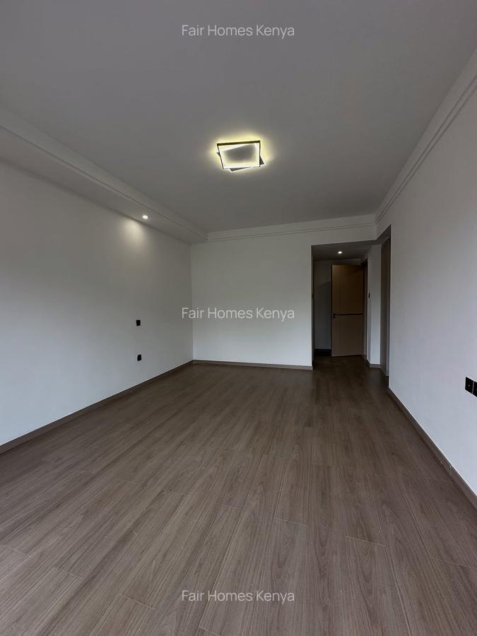 3 Bed Apartment with En Suite at Riverside Drive - 9