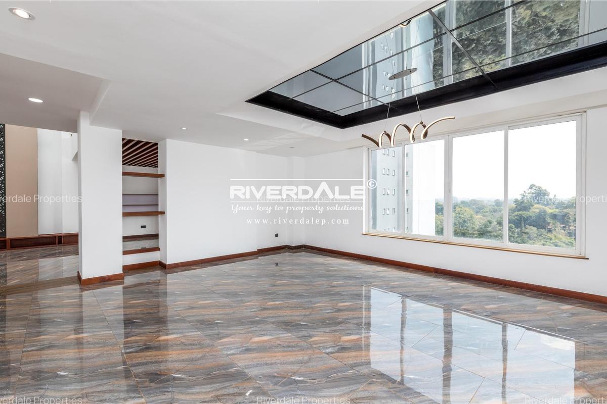 5 Bed Apartment with En Suite in General Mathenge - 1