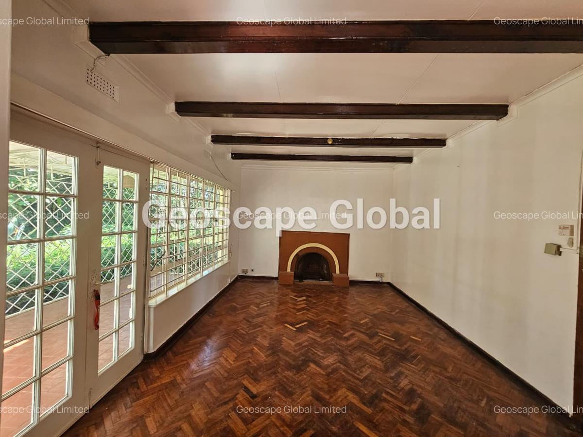 2 Bed House with En Suite in Rosslyn - 4