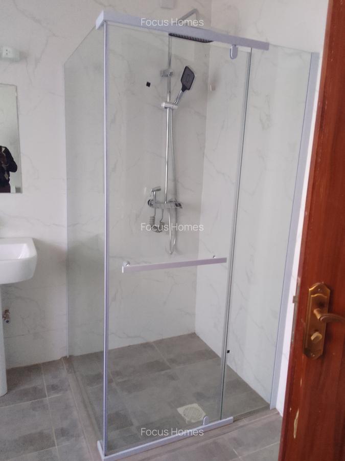 5 Bed Townhouse with En Suite in Lavington - 2