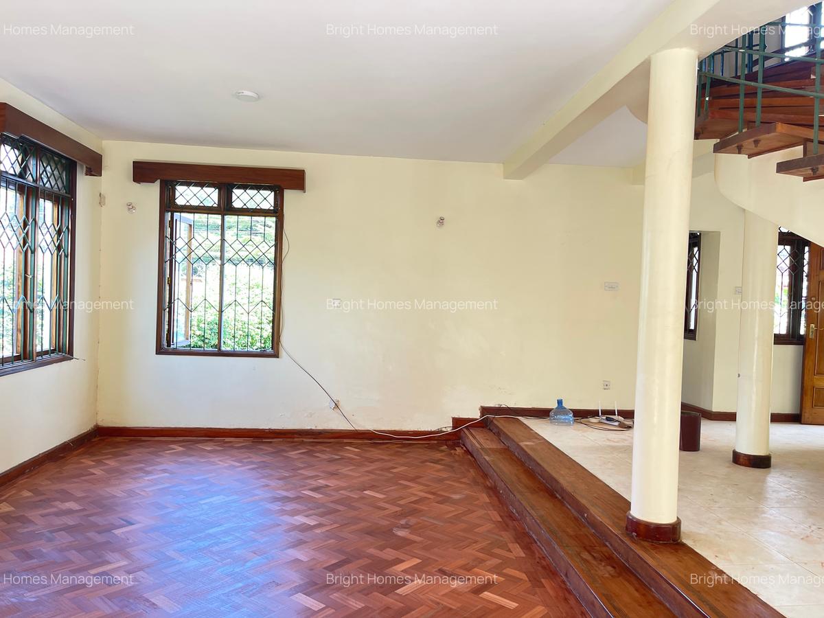 4 Bed Townhouse with En Suite in Lavington - 9