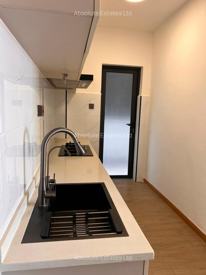 1 Bed Apartment with Swimming Pool in Kilimani - 3