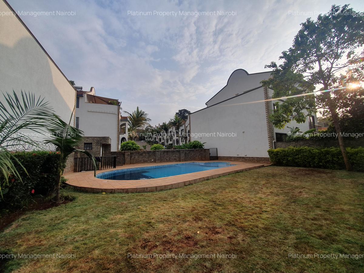 4 Bed House with En Suite at Grevillea Grove - 20